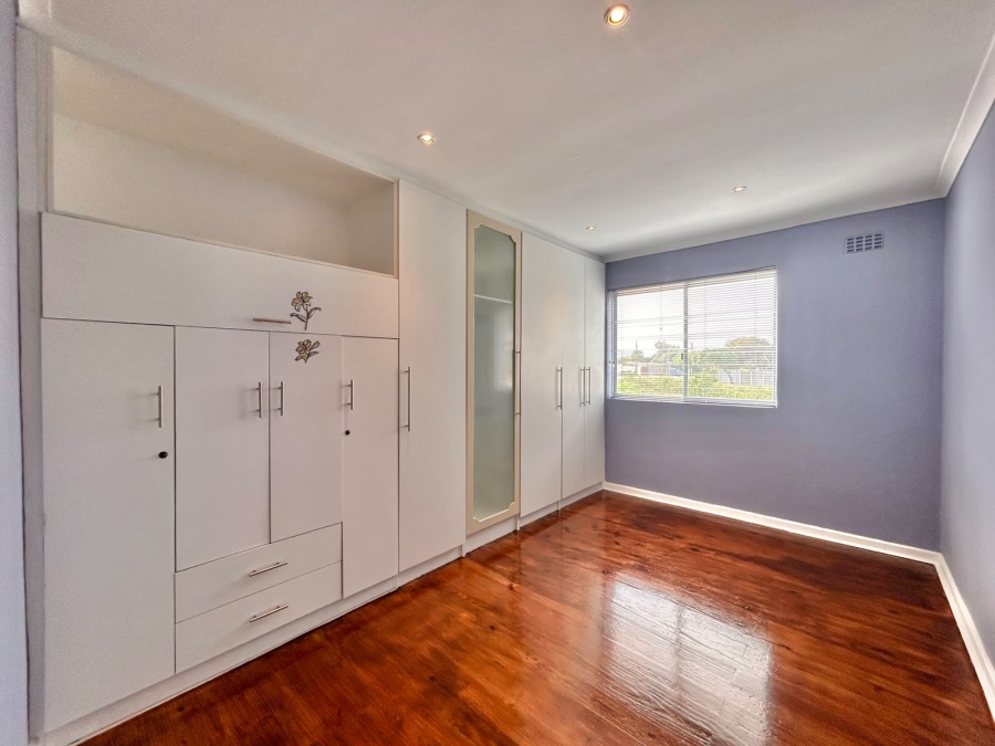 To Let 2 Bedroom Property for Rent in Zeekoevlei Western Cape